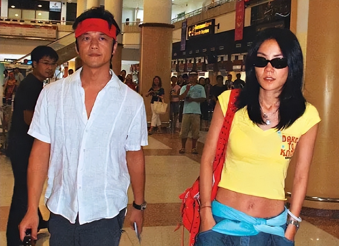 鐜嬭彶鏉庝簹楣忚阿闇嗛攱杩戝喌,鏉庝簹楣忕帇鑿茶阿闇嗛攱杩戝喌