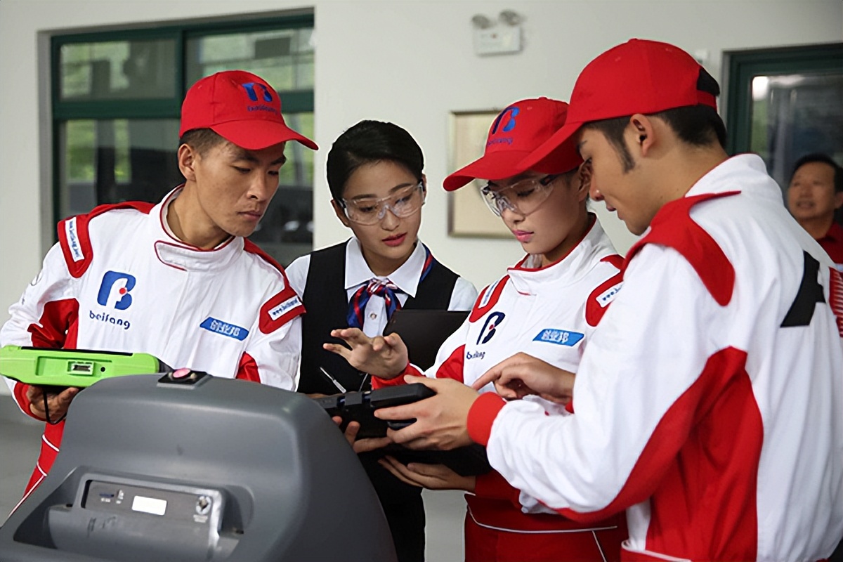 汽修钣金喷漆行业的前景和现状,新能源汽修与运用的前景