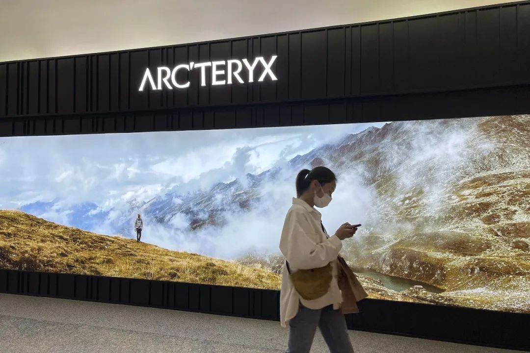 八千元的冲锋衣,冲锋衣八千