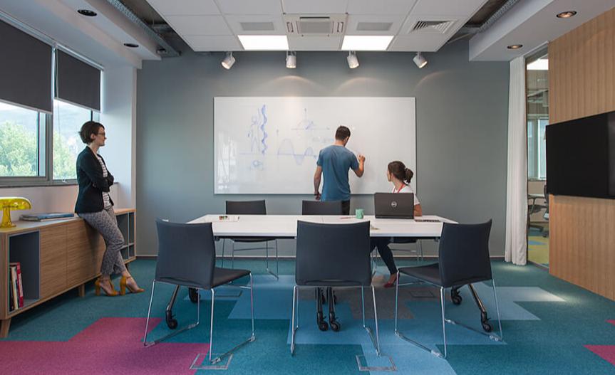 “6点一到真可以下班”,到微软上班后,才懂民企和外企两者相差