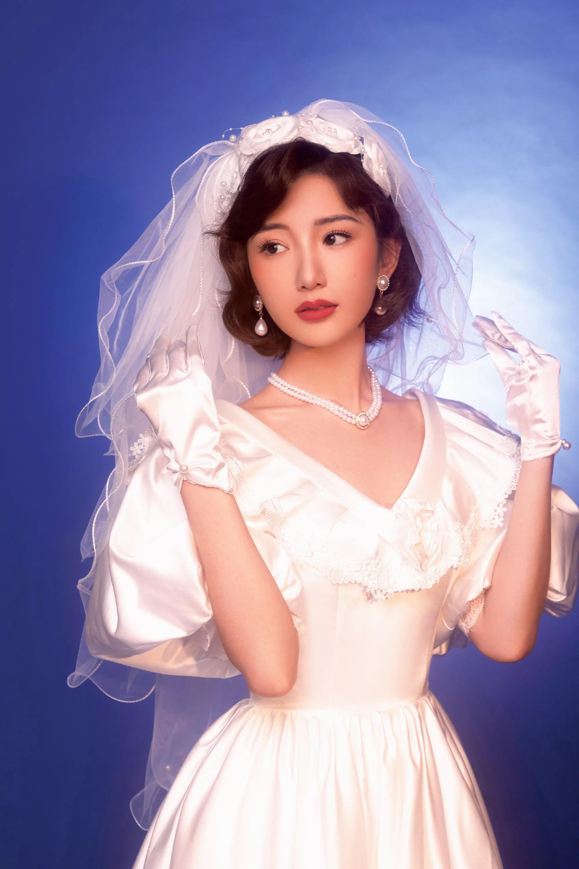 试问女生们，你们哪个能躲得了“婚纱的诱惑”呢？