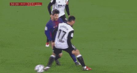 梅西和马拉多纳到底谁厉害,梅西和马拉多纳谁盘带更好