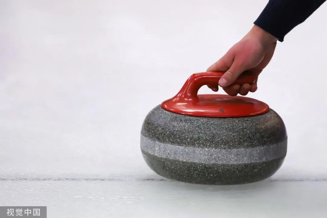 一只冰壶价值上万央视揭秘原因,冰壶制作成本贵吗