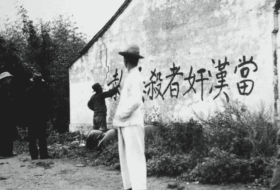 日军兽行：当着男人的面玷污了女儿，临走还残忍割下妻子乳房