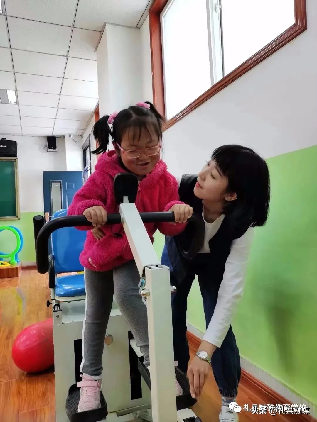 鐖卞績娴囩亴闈欏緟鑺卞紑,鐢ㄥ績鑱嗗惉闈欏緟鑺卞紑鐗规畩鏁欒偛瀛︽牎