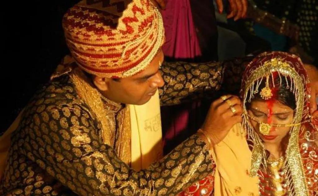 印度人评价1500元一条金链 (印度人为什么不能戴金链)