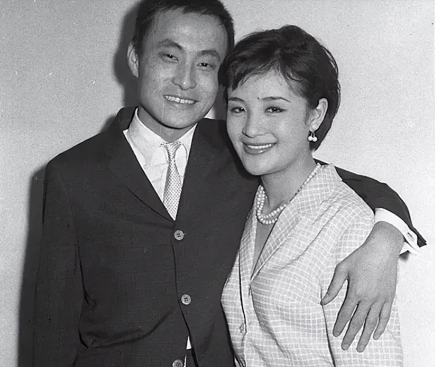 娱乐圈离婚的恩爱夫妻,娱乐圈恩爱夫妻离婚