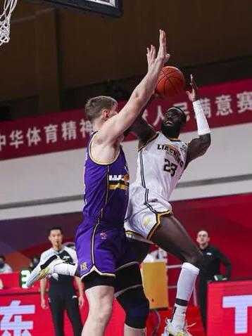 辽粤大战2022第三场杜峰技术犯规,辽粤大战杜锋技术犯规