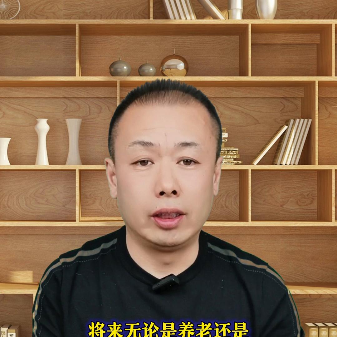 大部分卖保险的人都是稀里糊涂的卖，买保险的也都是稀里糊...