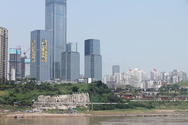 韩国记者采访韩国人对中国的看法,在韩国的中国人怎么看待韩国人