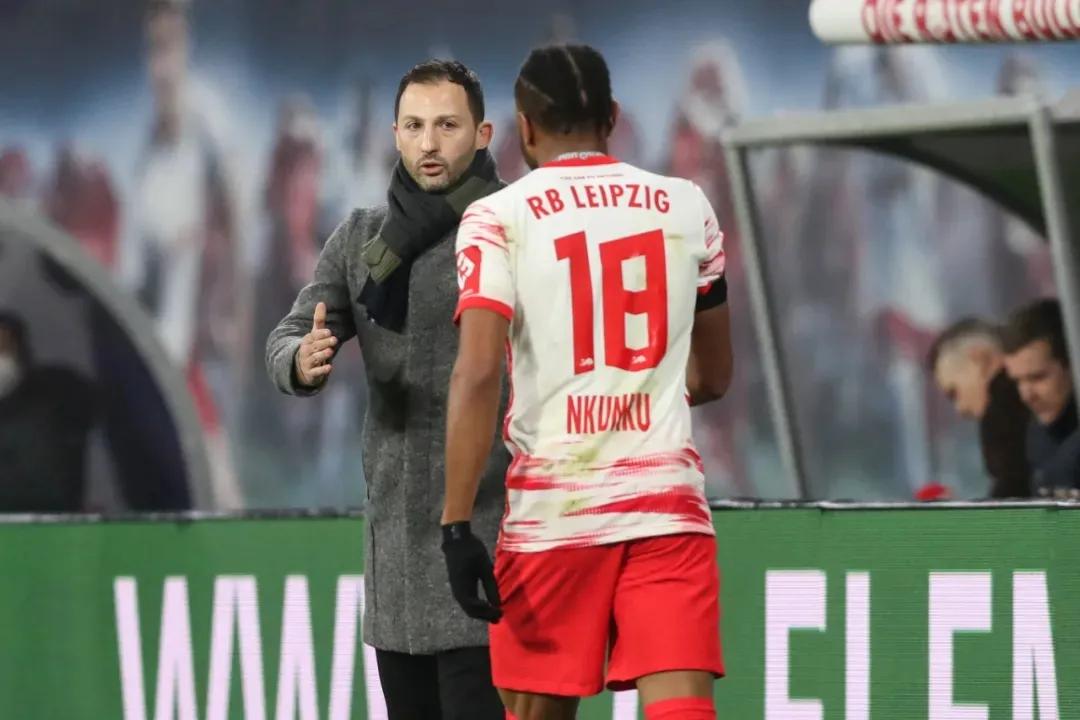 德尚看姆巴佩踢球,德尚评价姆巴佩2018年