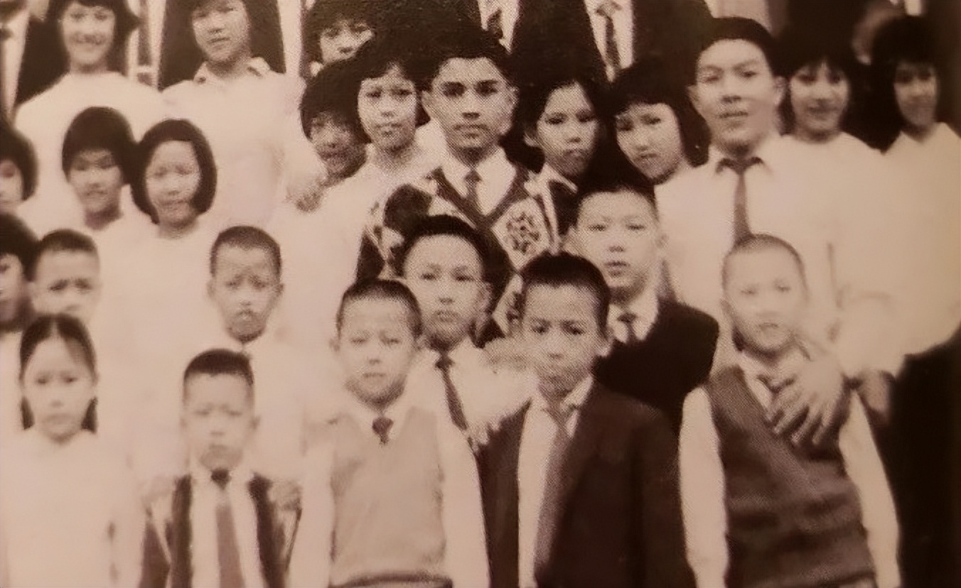 尊龙是公认世界4大美男子,尊龙说自己是亚洲第一美男