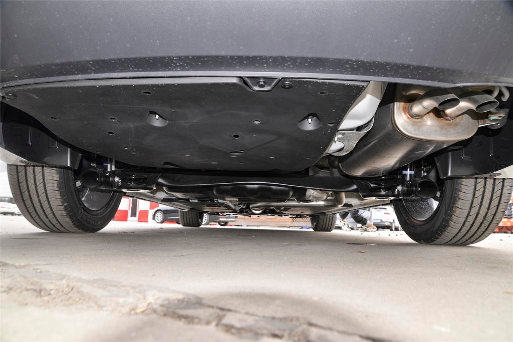 10万左右的家用轿车大比拼,10万以内四款家用小型车测试