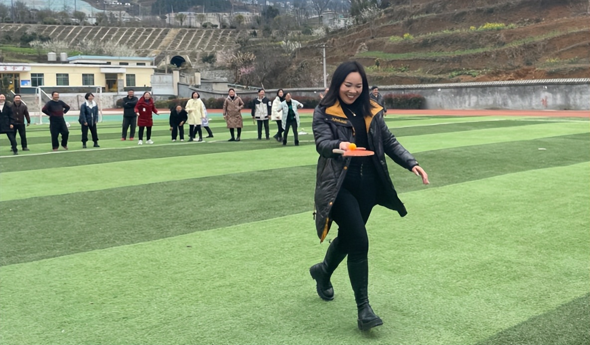 普安县西城区龙溪石砚中学专属“女神节”