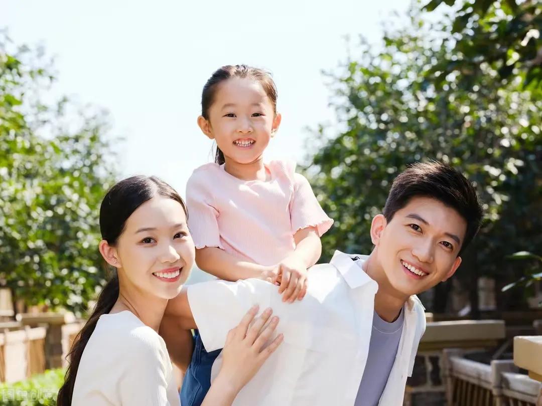 双鱼座女性格和哪个星座男最配,双鱼女最适合结婚的星座