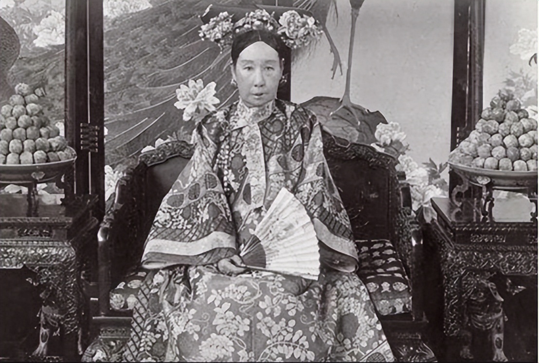 八国联军侵华清政府十四五万兵力,八国联军侵华期间清政府为啥投降