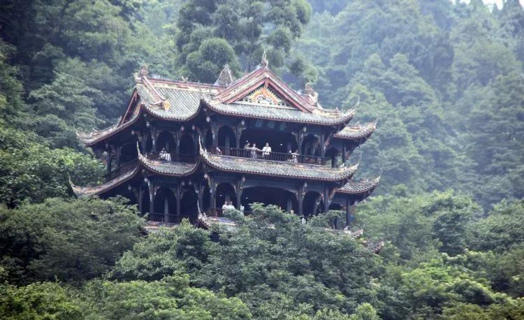 拜水都江堰问道青城山是诗词吗,拜水都江堰问道青城山完整版