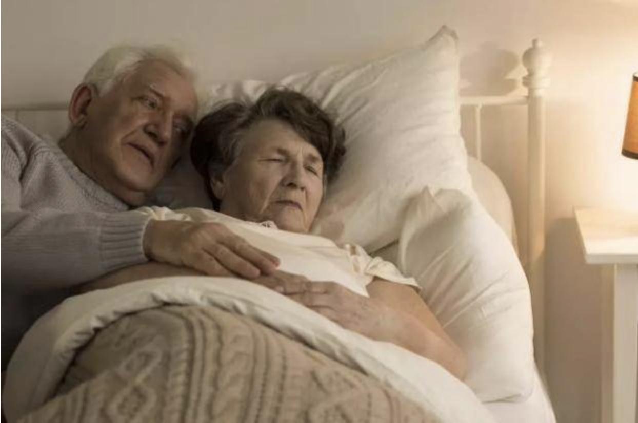 便携式老人洗澡护理设备,瘫痪老人家用什么洗澡器好