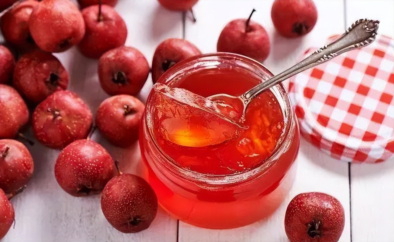 天气闷热你要记得多喝水防中暑,天气热了三步解暑方法