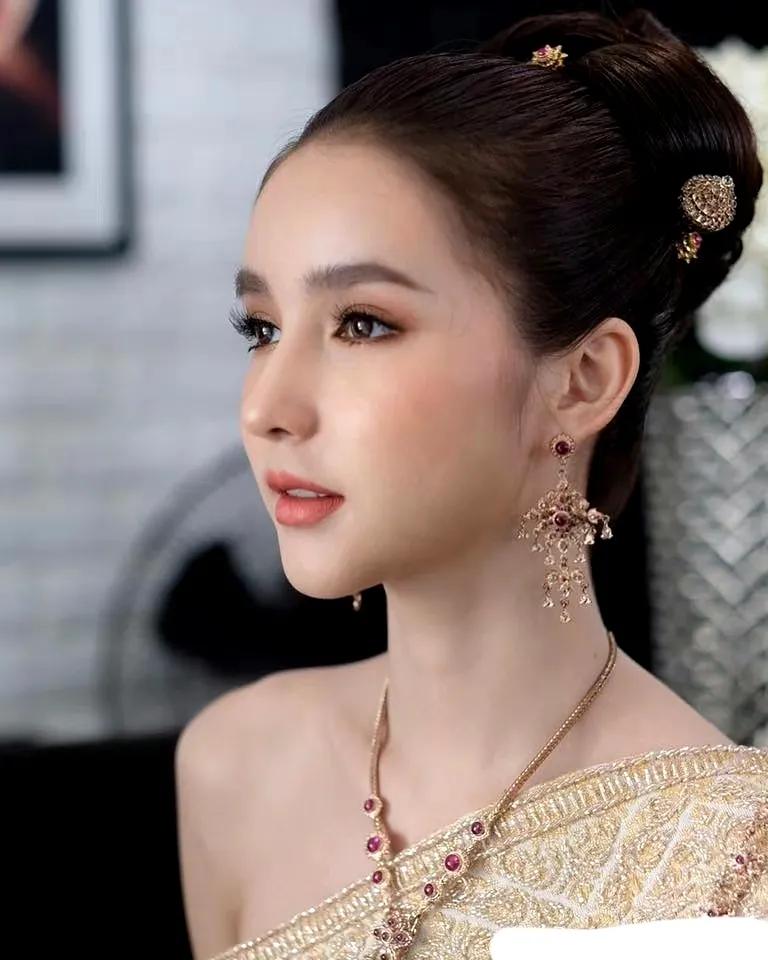 中国土豪娶泰国最美的女人,中国人娶泰国妖后真实采访