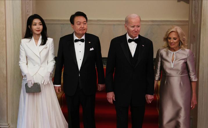 韩第一夫人,韩国第一夫人闪耀亮相国宴