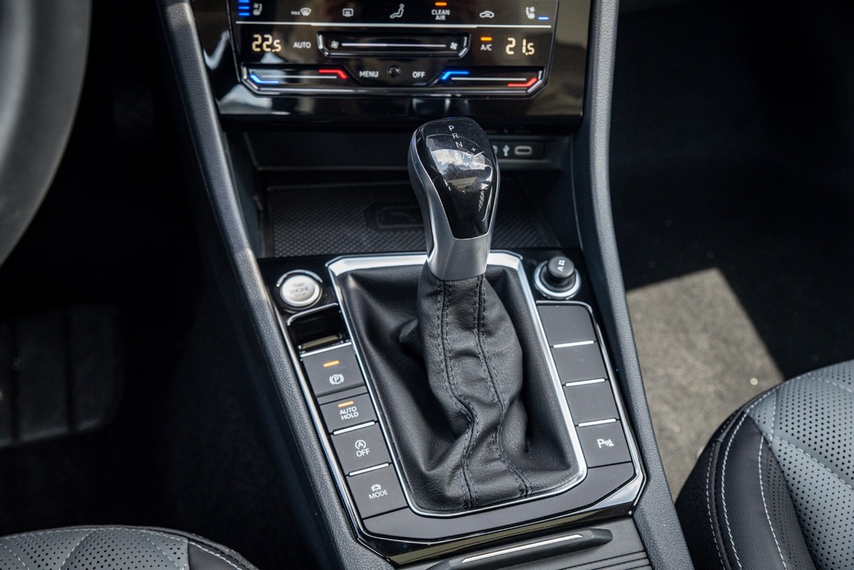 大众速腾2022款1.5t价格及油耗表,推1.5t车型静态体验新款大众速腾