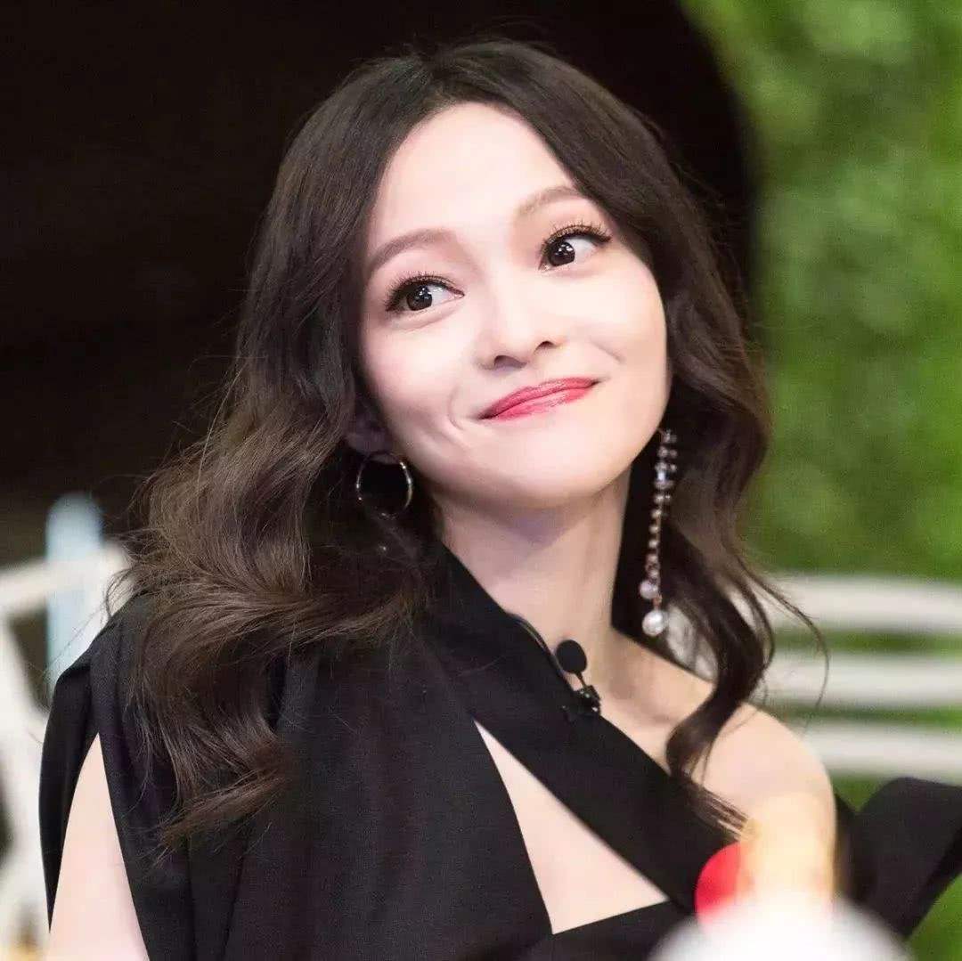 6个长得很普通却魅力无限的女星,最上镜的十位小脸女明星