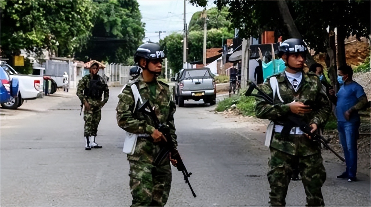 *妇情**揭秘墨西哥头号毒枭：他只关注女人的胸围，还有一怪癖
