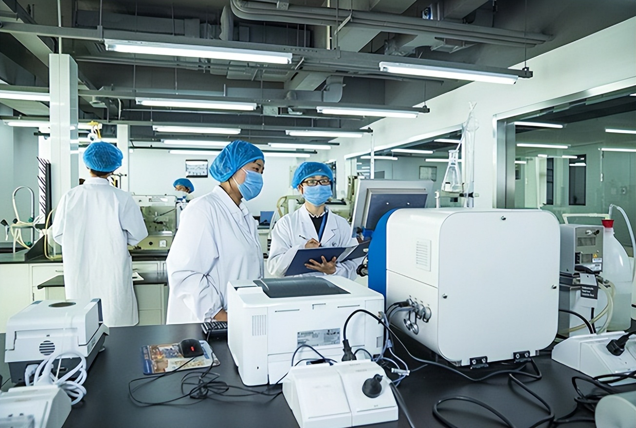 3.2万华裔科学家移籍美国，我国大批科研人才为何会流失？