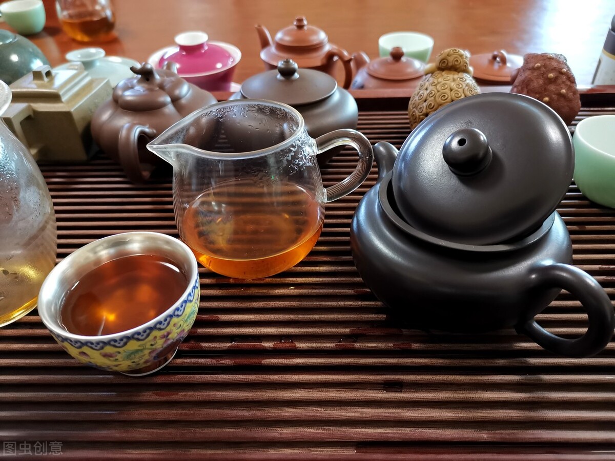 在寒冷的冬天茶是最好的饮用方式,手脚冰冷冬天怕冷喝什么茶好一点