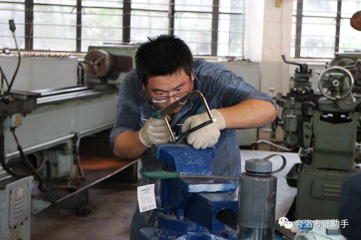 电气质检员证书报考需要什么条件,质检员证怎么考有什么条件