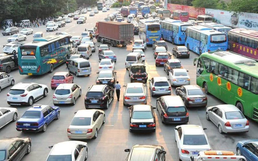 私家车取消半年一审,买二手车划算吗?车商说出实情