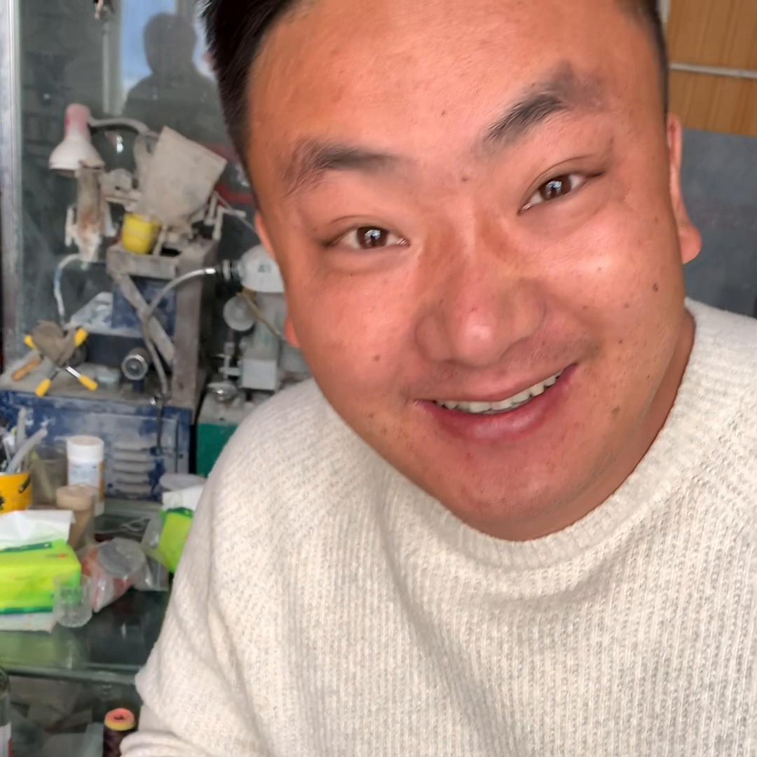 3200元左右手镯,3000块的青玉手镯