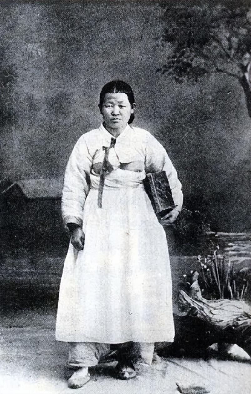 日本男女混浴、韩国崇尚“裸露”，这两个国家为何这么疯狂？