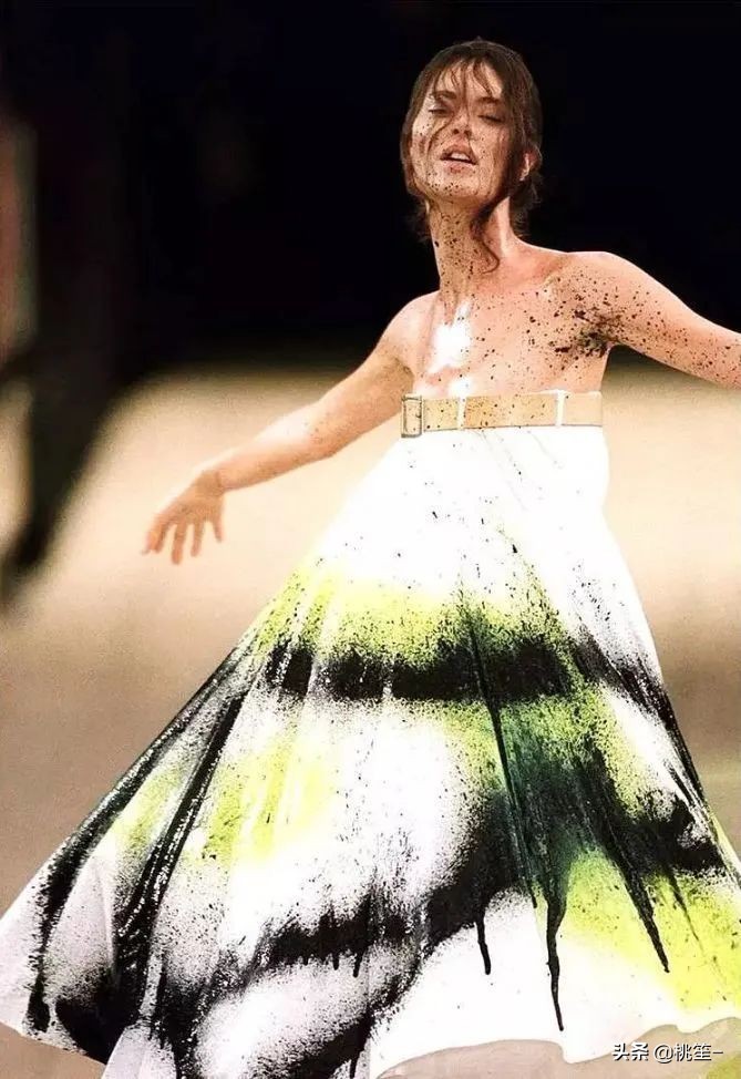 麦昆alexandermcqueen怎么穿,麦昆ALEXANDERMCQUEEN新款套装