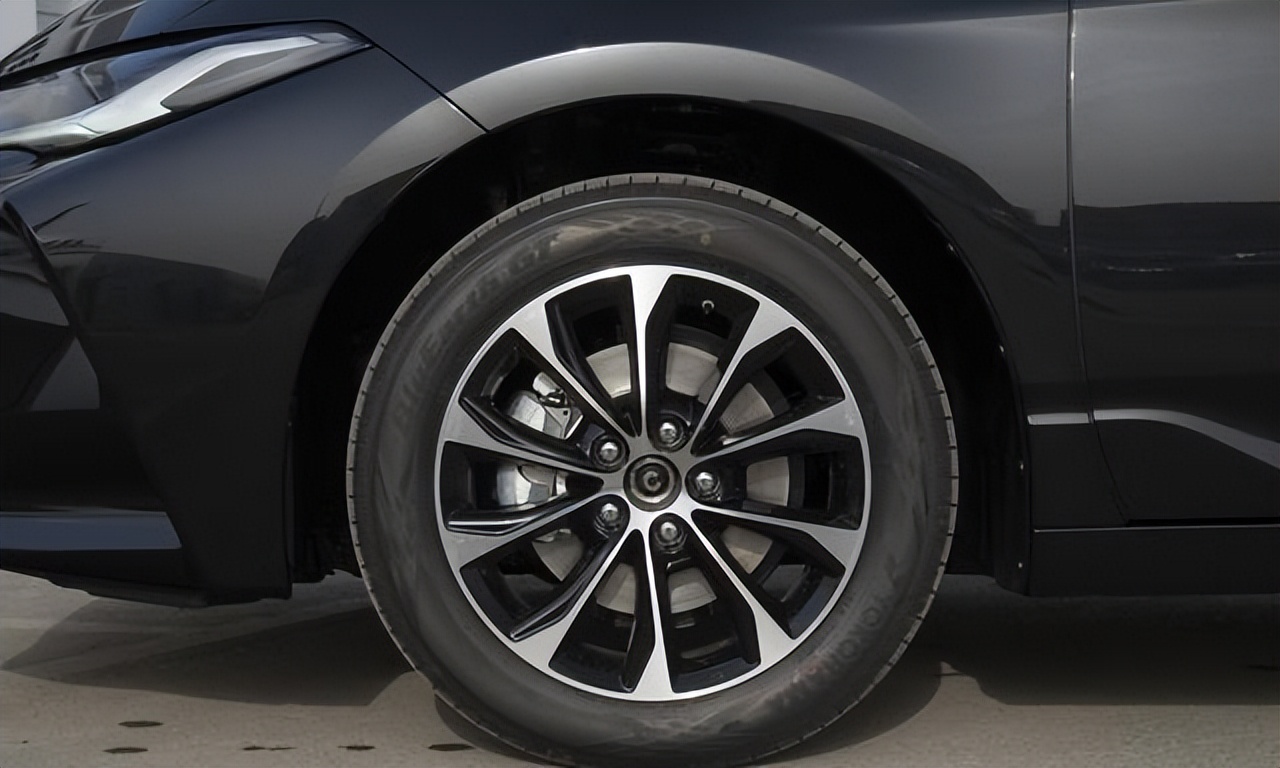 丰田亚洲龙混动车主真实感受,丰田亚洲龙2.5l油耗车主真实油耗