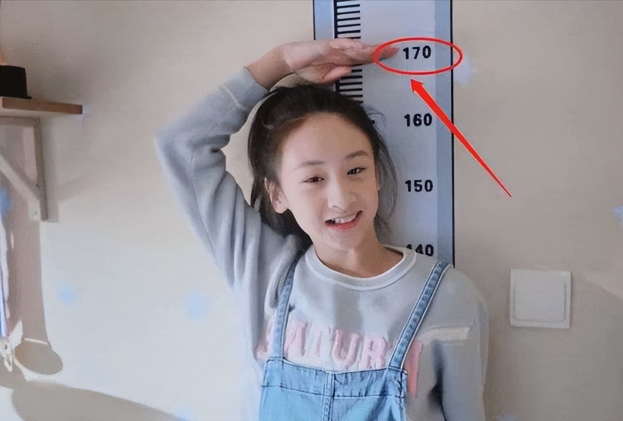 第一次月经来的最佳年龄是几岁,女孩子第一次月经什么年龄才正常