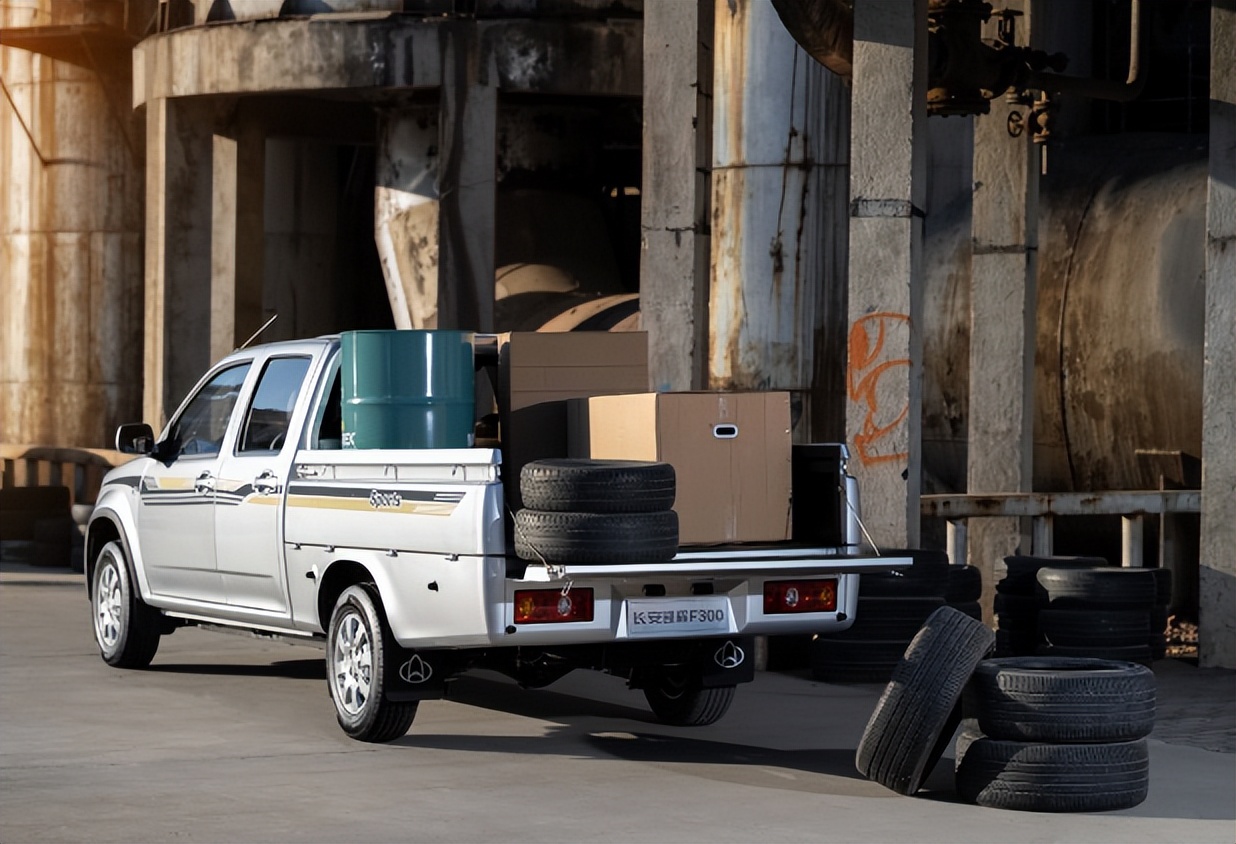 试驾长安凯程F300实用耐用动力操控舒适感一样不少