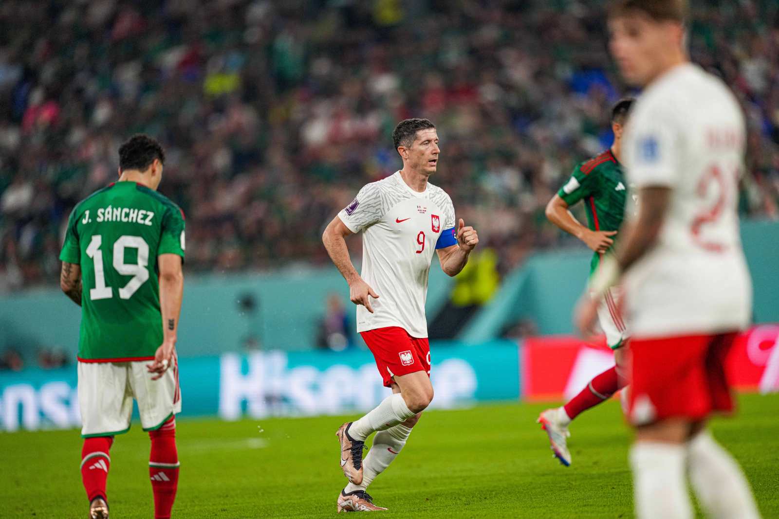 波兰0-2阿根廷莱万,阿根廷梅西对波兰莱万