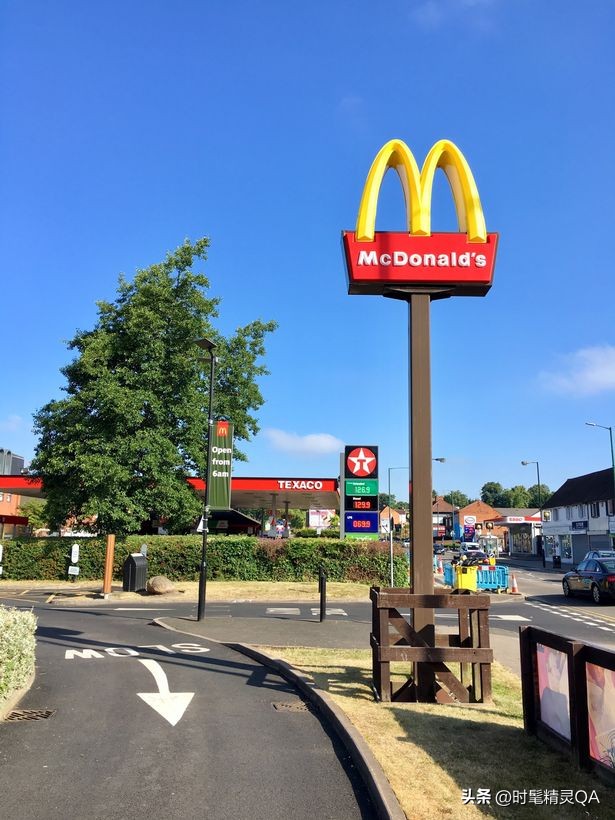 俄罗斯一城市禁止“所有外文标识”，闭关锁国玩得贼溜