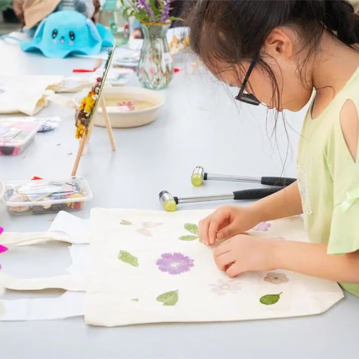 现在去刚好！千亩油画花海等你来采摘