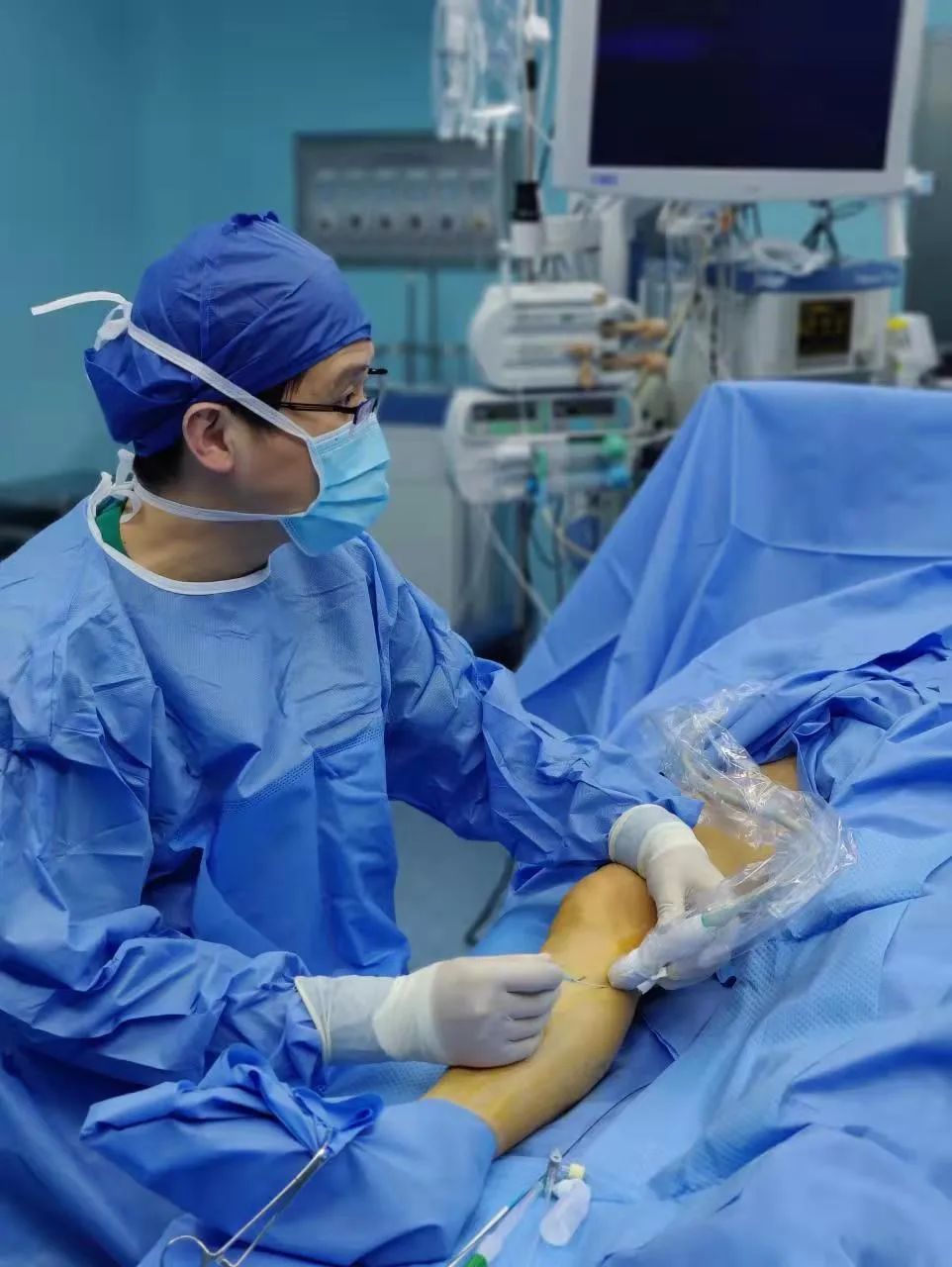 比微创介入更高级的手术,血管万能胶