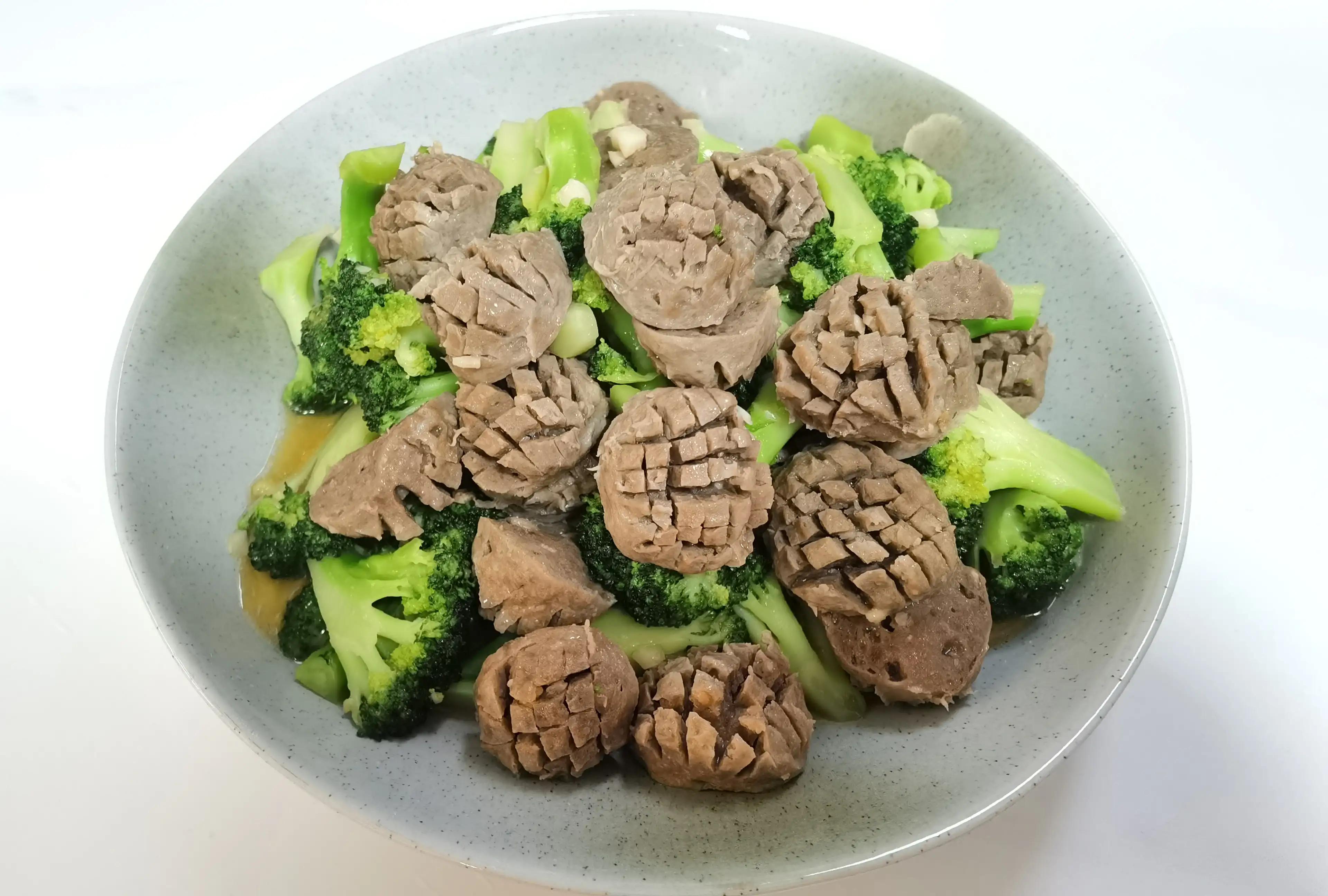 白鸽炖鲜人参补气血,鲜人参煲老鸡