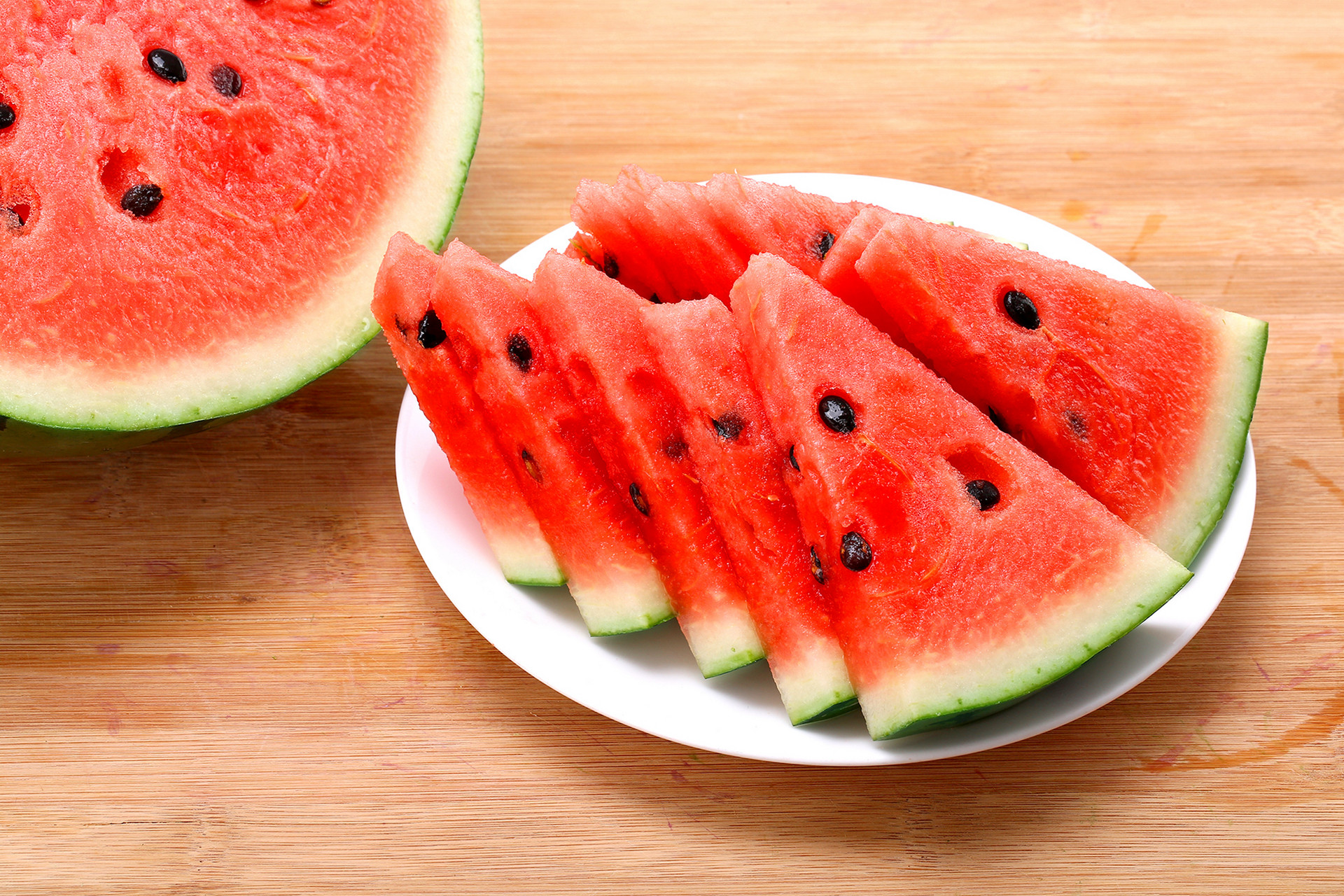 小孩急性肝功能衰竭怎么回事,5岁宝宝高烧呕吐吃什么药