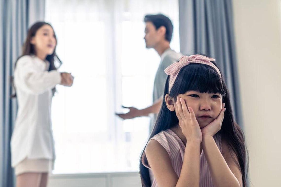 一招解决孩子哭闹发脾气,孩子哭闹发脾气要如何解决