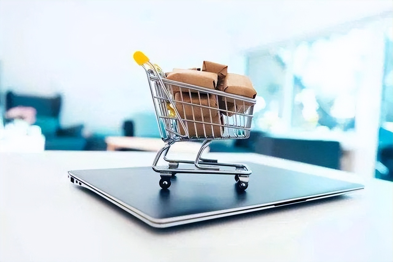 实体店500元一件衣服是真的吗,实体店一套衣服300块钱贵吗