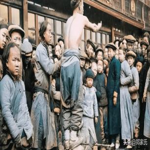 日军兽行：当着男人的面玷污了女儿，临走还残忍割下妻子乳房