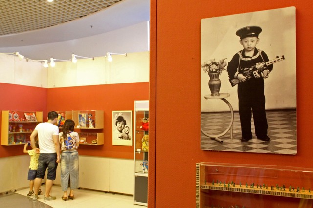 80年代的小孩日常生活,80年代农村夏天夜晚纳凉场景