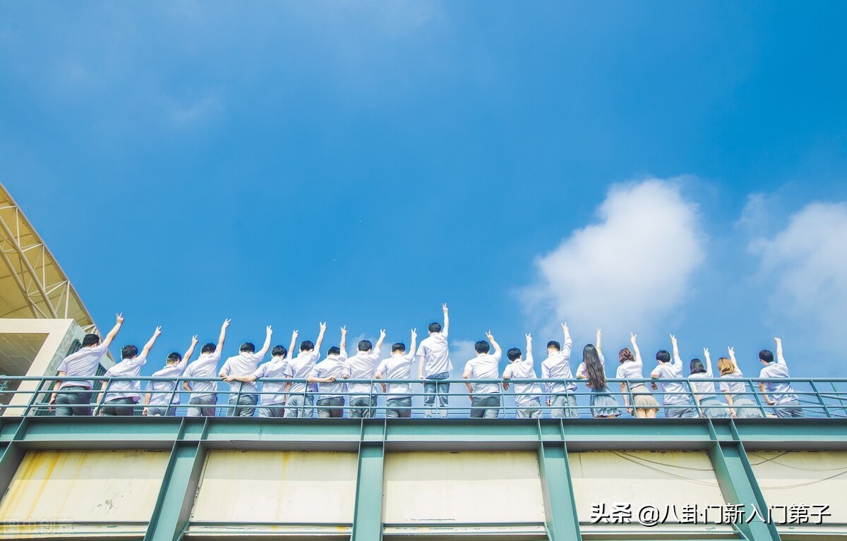 完了，我被简衣笔下的小刘啪啪打脸了