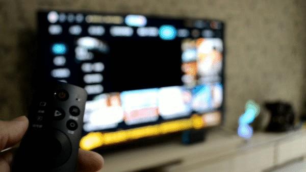 lcd永不为奴发布会,海信85寸e8kminiled电视对比